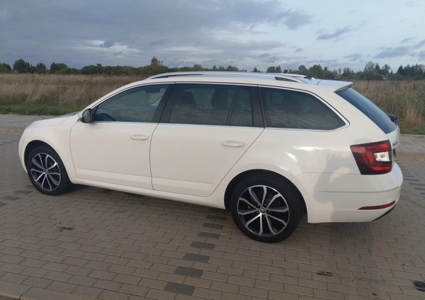 Skoda Octavia cena 73500 przebieg: 173600, rok produkcji 2017 z Białystok małe 407